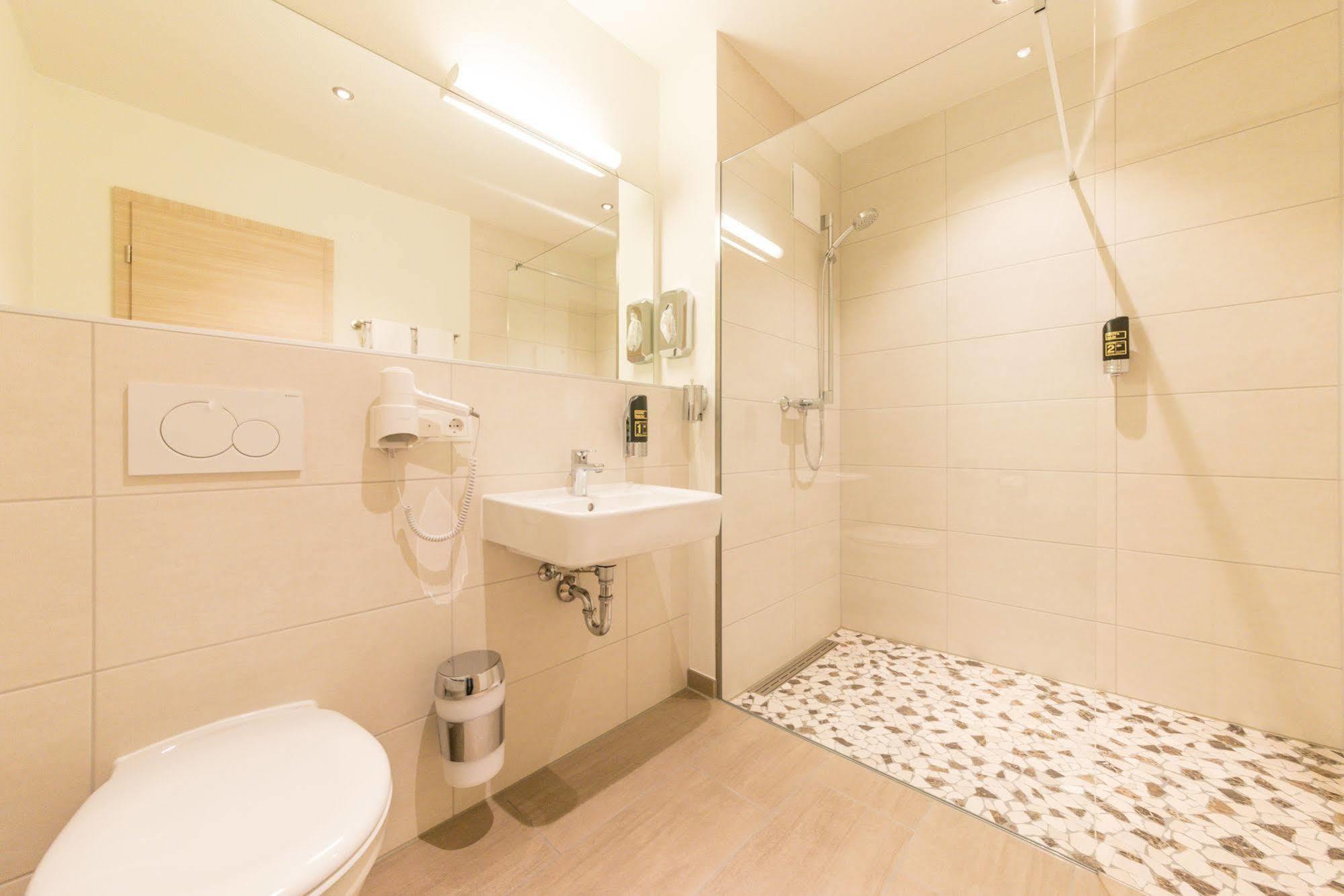 Ammi Hotel Garni Inning am Ammersee Ngoại thất bức ảnh